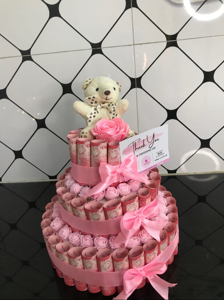 Luxury Cash Surprise Cake Gift Se