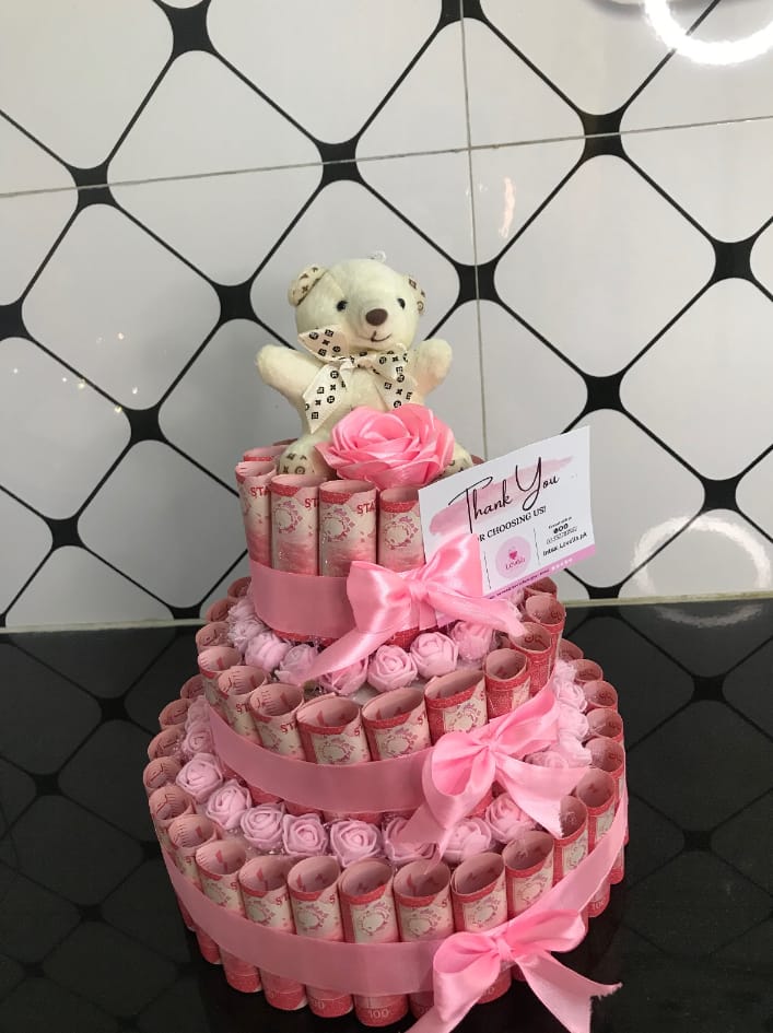 Luxury Cash Surprise Cake Gift Se